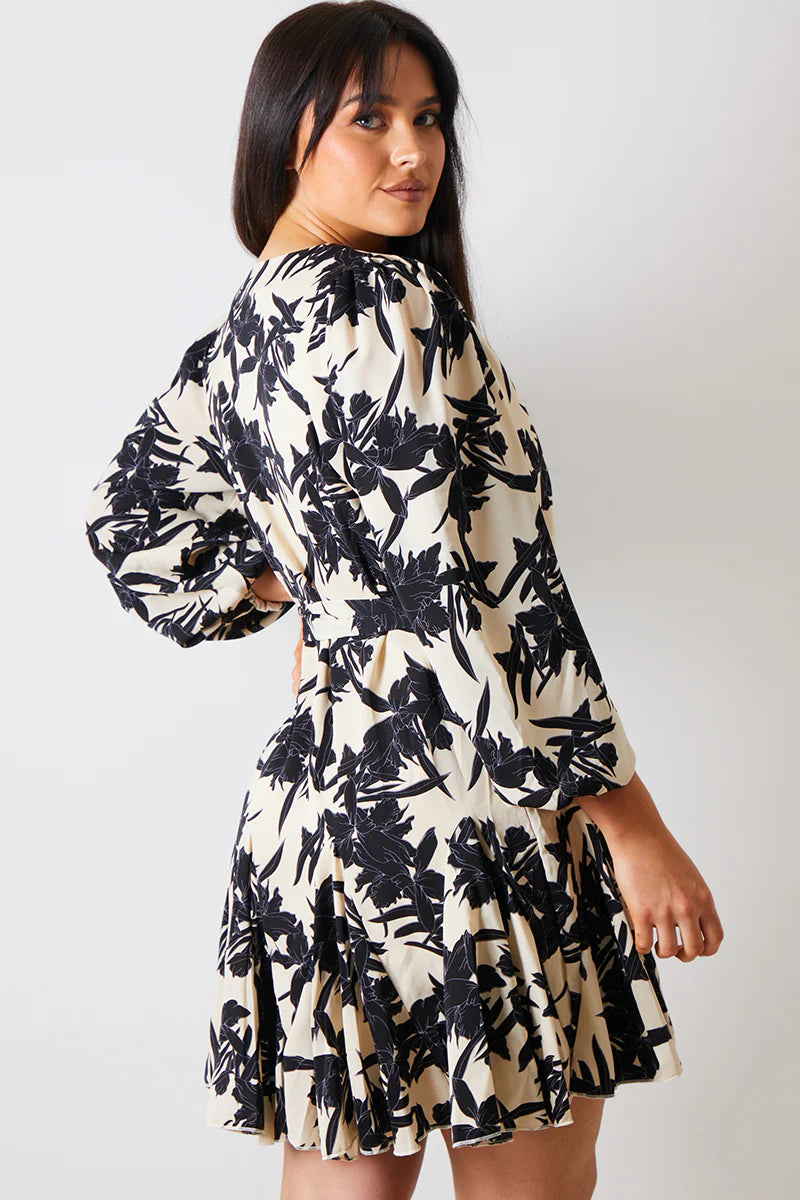 V Neck Balloon Sleeve Godet Mini Dress